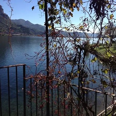 House&lake 아파트